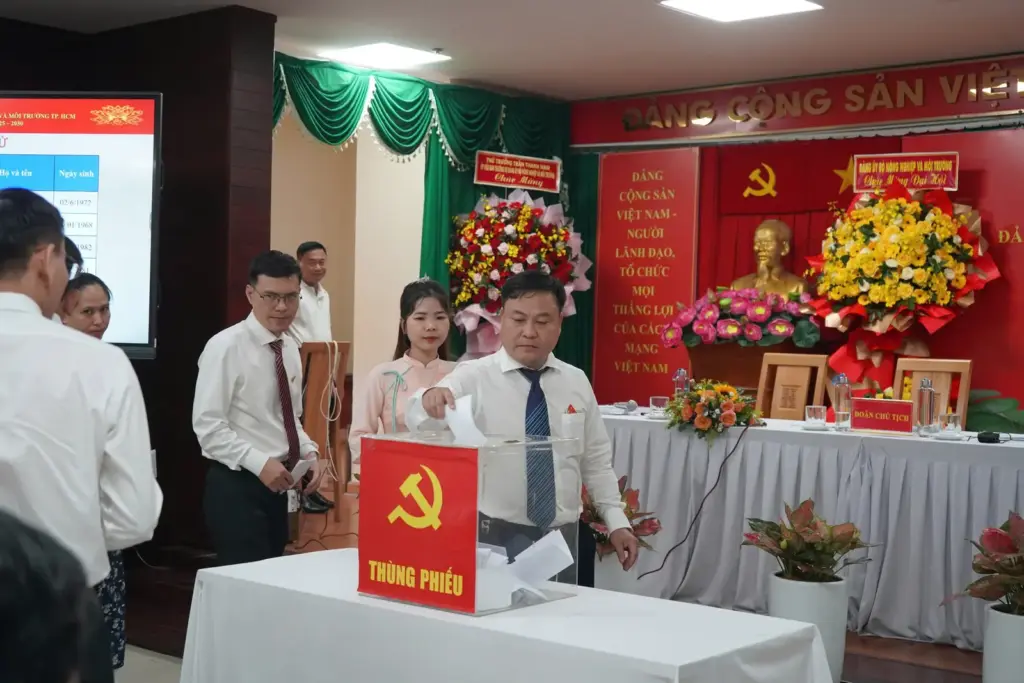 ĐẠI HỘI ĐẢNG BỘ TRƯỜNG ĐẠI HỌC TÀI NGUYÊN VÀ MÔI TRƯỜNG TP.HCM LẦN THỨ V, NHIỆM KỲ 2025 – 2030