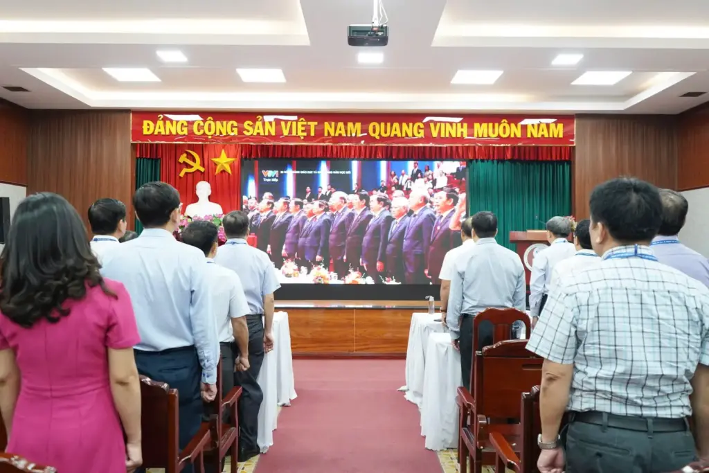 HCMUNRE THAM DỰ LỄ KHAI GIẢNG NĂM HỌC 2025 – 2026 GẮN VỚI KỶ NIỆM 80 NĂM THÀNH LẬP BỘ QUỐC GIA GIÁO DỤC (NAY LÀ BỘ GIÁO DỤC VÀ ĐÀO TẠO)