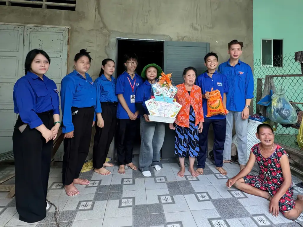 Lễ Hội quân – Tổng kết Chiến dịch Mùa Hè xanh - Trường Đại học Tài nguyên và Môi trường Thành phố Hồ Chí Minh năm 2025