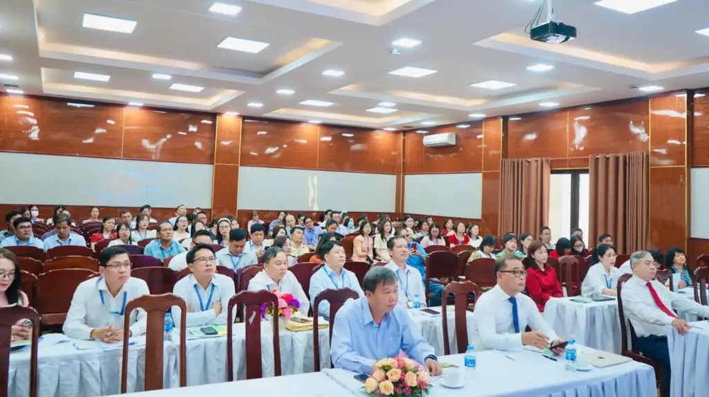 HỘI NGHỊ ĐẠI BIỂU VIÊN CHỨC VÀ NGƯỜI LAO ĐỘNG NĂM 2025