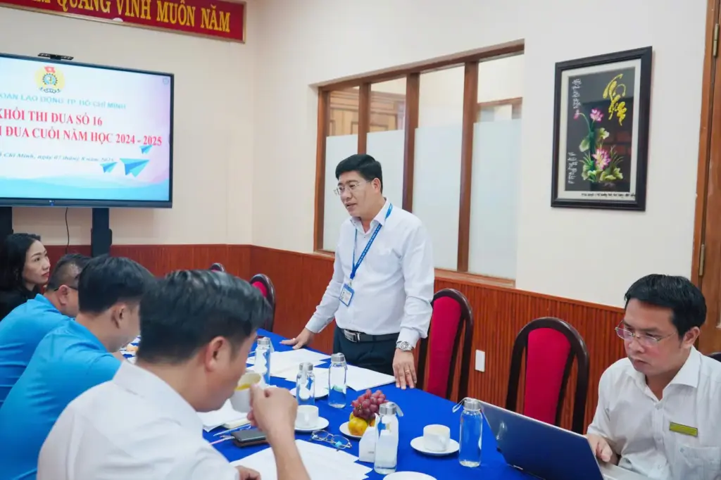Công đoàn: Khối thi đua 16 bình xét thi đua cuối năm học 2024-2025
