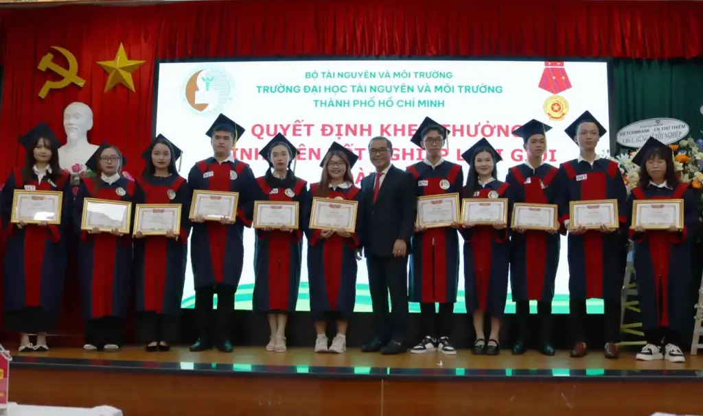 Trường Đại học TN&MT TP.HCM: Có thêm 694 tân Cử nhân, Kỹ sư chuyên ngành TN&MT