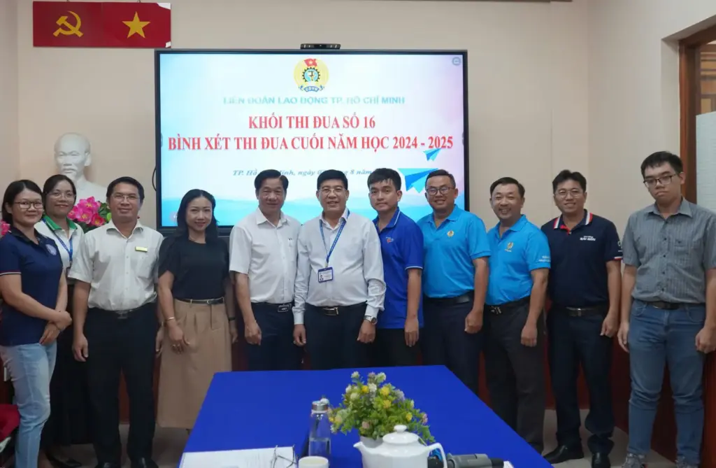 Công đoàn: Khối thi đua 16 bình xét thi đua cuối năm học 2024-2025
