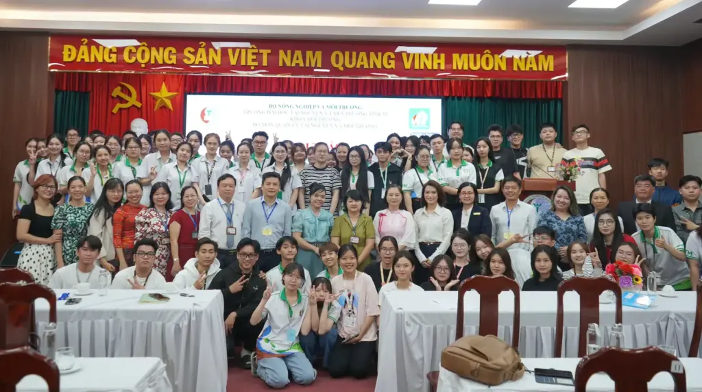 Hội thảo “Ngành Quản lý Tài nguyên Môi trường và Kỷ Nguyên số 2025”