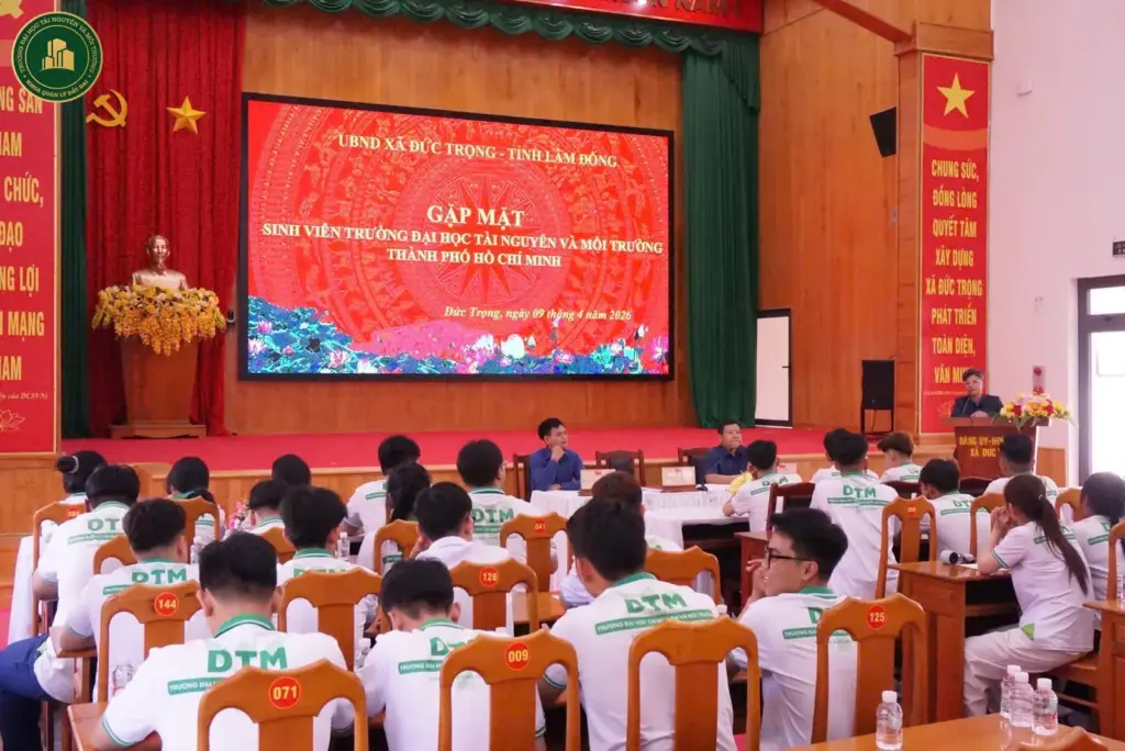 HỌC TỪ THỰC TIỄN: SINH VIÊN QUẢN LÝ ĐẤT ĐAI HCMUNRE THỰC TẬP NHẬN THỨC NGHỀ NGHIỆP TẠI LÂM ĐỒNG
