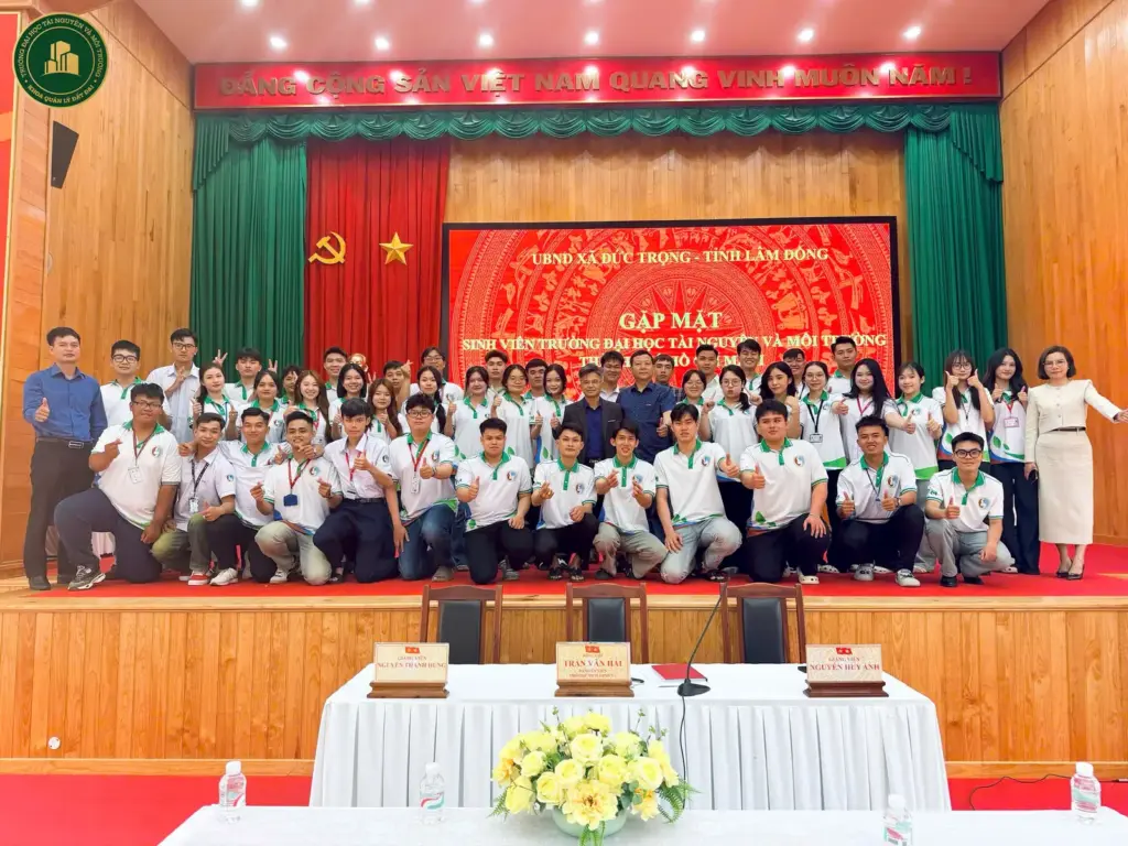 HỌC TỪ THỰC TIỄN: SINH VIÊN QUẢN LÝ ĐẤT ĐAI HCMUNRE THỰC TẬP NHẬN THỨC NGHỀ NGHIỆP TẠI LÂM ĐỒNG