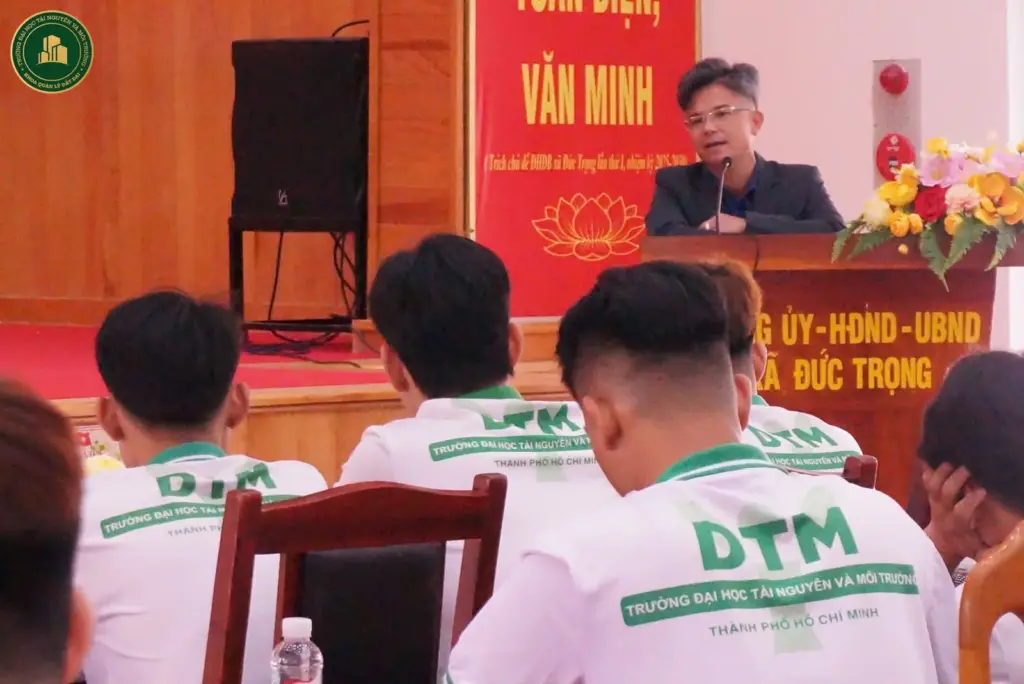HỌC TỪ THỰC TIỄN: SINH VIÊN QUẢN LÝ ĐẤT ĐAI HCMUNRE THỰC TẬP NHẬN THỨC NGHỀ NGHIỆP TẠI LÂM ĐỒNG
