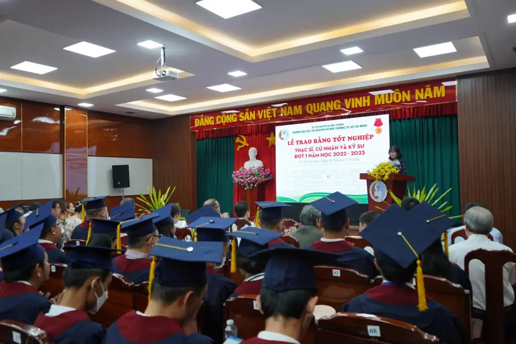 Lễ Trao bằng tốt nghiệp Thạc sỹ, Cử nhân và Kỹ sư đợt 1 năm học 2022-2023