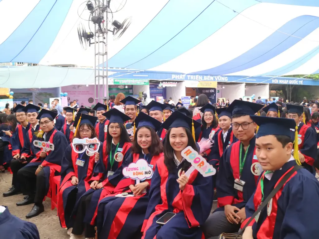 Lễ Trao bằng Tốt nghiệp năm 2022