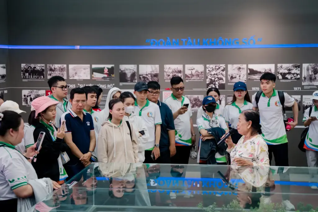 HỌC TỪ THỰC TIỄN – ĐỊNH HƯỚNG ĐA LĨNH VỰC: SINH VIÊN QUẢN LÝ ĐẤT ĐAI HCMUNRE THỰC TẬP NHẬN THỨC NGHỀ NGHIỆP TẠI HỒ TRÀM