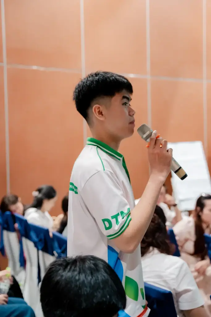 HỌC TỪ THỰC TIỄN – ĐỊNH HƯỚNG ĐA LĨNH VỰC: SINH VIÊN QUẢN LÝ ĐẤT ĐAI HCMUNRE THỰC TẬP NHẬN THỨC NGHỀ NGHIỆP TẠI HỒ TRÀM