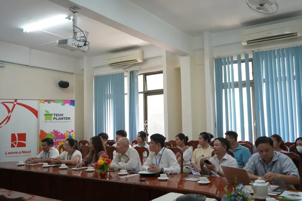 Buổi đón tiếp và làm việc giữa Trường Đại học Tài nguyên và Môi trường TP.HCM và Công ty Leave A Nest, Phillippine