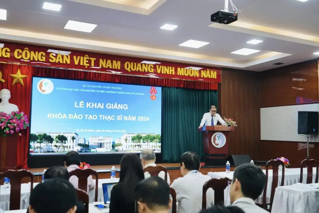 LỄ KHAI GIẢNG KHOÁ ĐÀO TẠO THẠC SĨ NĂM 2024