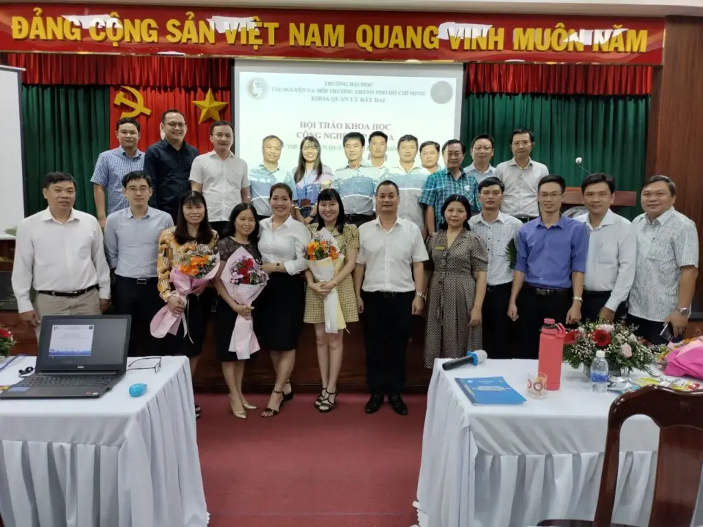 Hội nghị khoa học quản lý đất đai